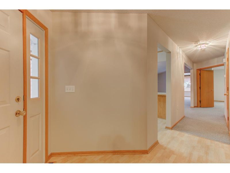 1960 Granite Ave N, Oakdale, MN 55128