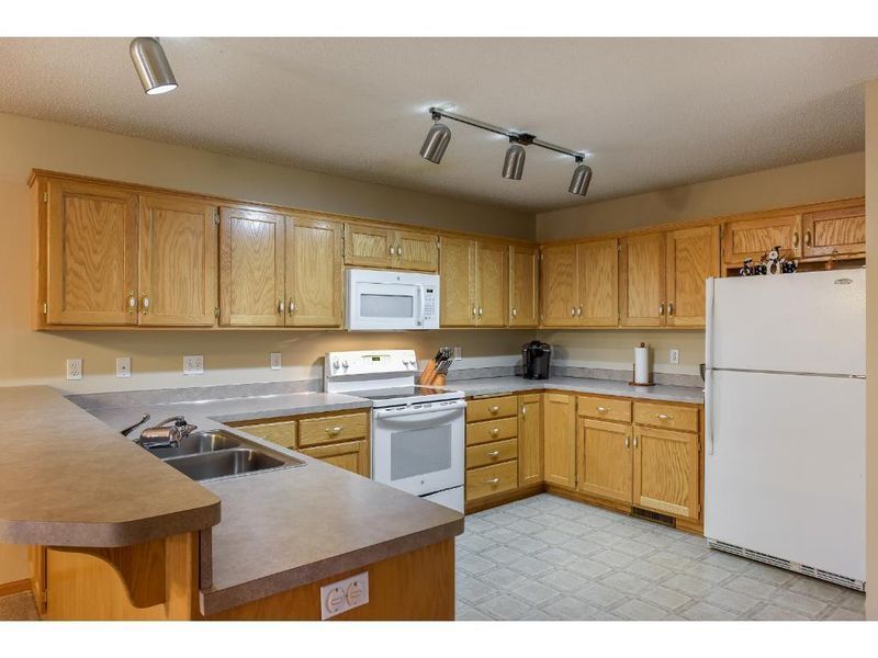 158 Pheasant Ridge Dr, Montrose, MN 55363