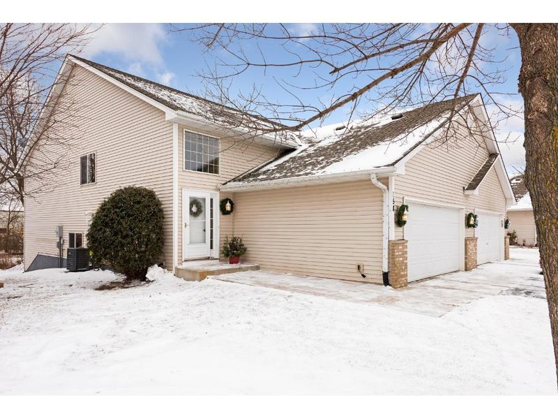 158 Pheasant Ridge Dr, Montrose, MN 55363