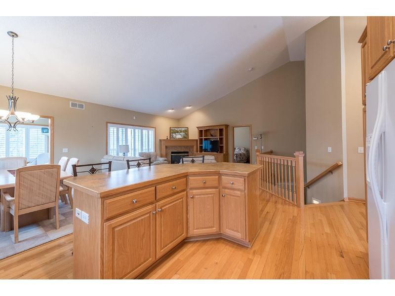 6374 Wild Oaks Ter NE, Prior Lake, MN 55372