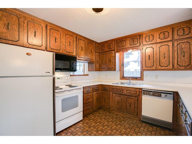 2915 Bronson Dr, Mounds View, MN 55112