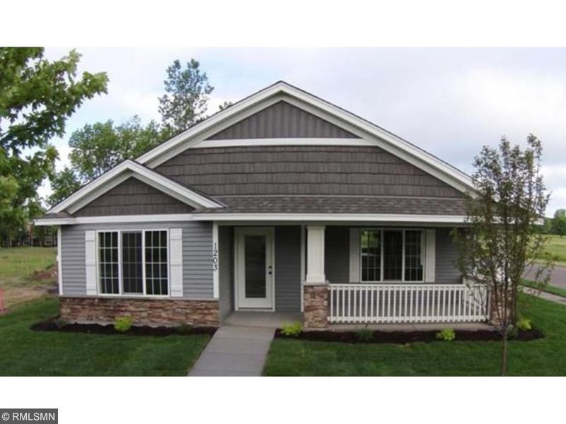 813 11th Ave SW, Cambridge, MN 55008