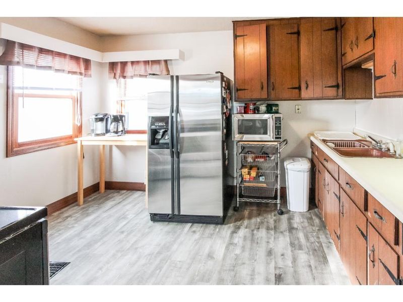 29 Inner Dr, Circle Pines, MN 55014