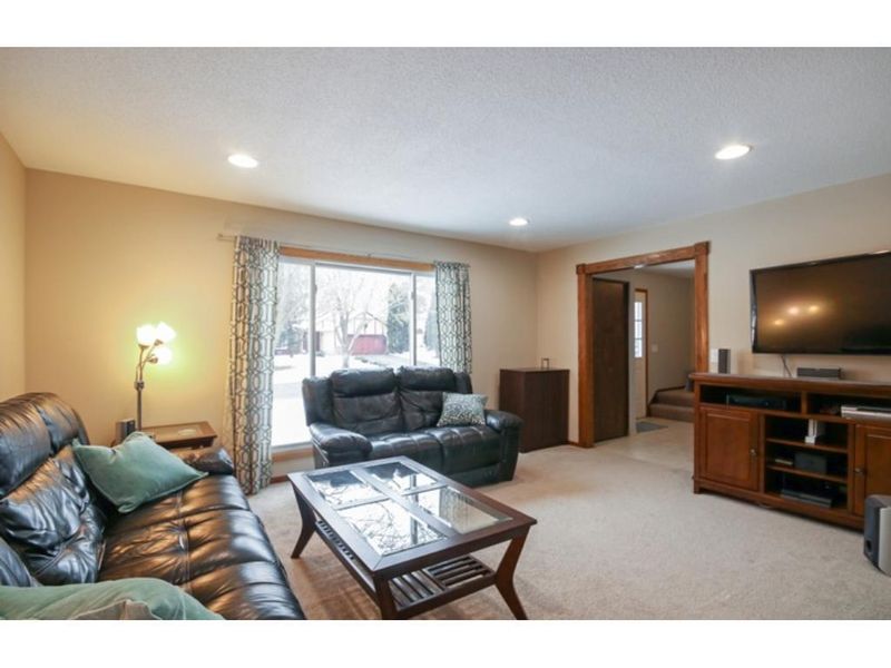 9033 78th St S, Cottage Grove, MN 55016