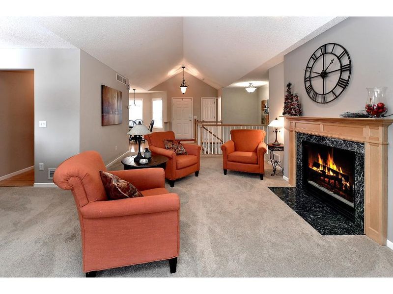 620 Sunnyridge Ln, Loretto, MN 55357