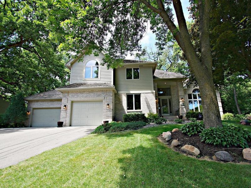 14908 Richards Dr W, Minnetonka, MN 55345