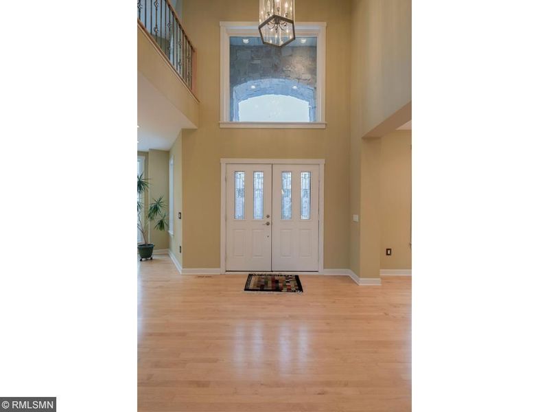 1556 Highview Ave, Eagan, MN 55121