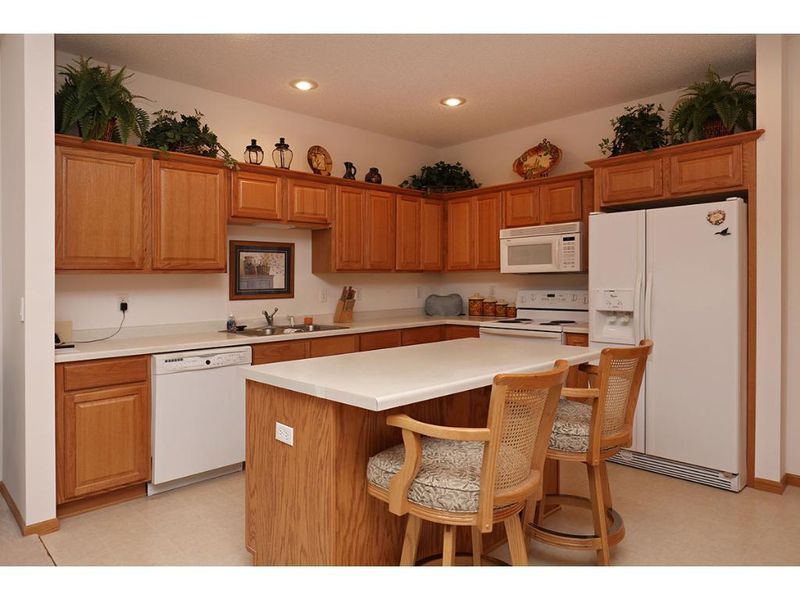 2615 Boulder Way, Burnsville, MN 55337