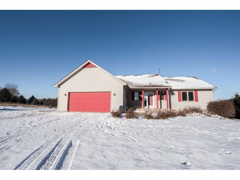 6425 W 218th St, Jordan, MN 55352