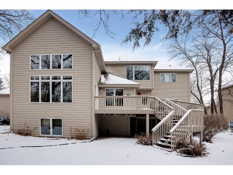 2580 Christian Dr, Chaska, MN 55318