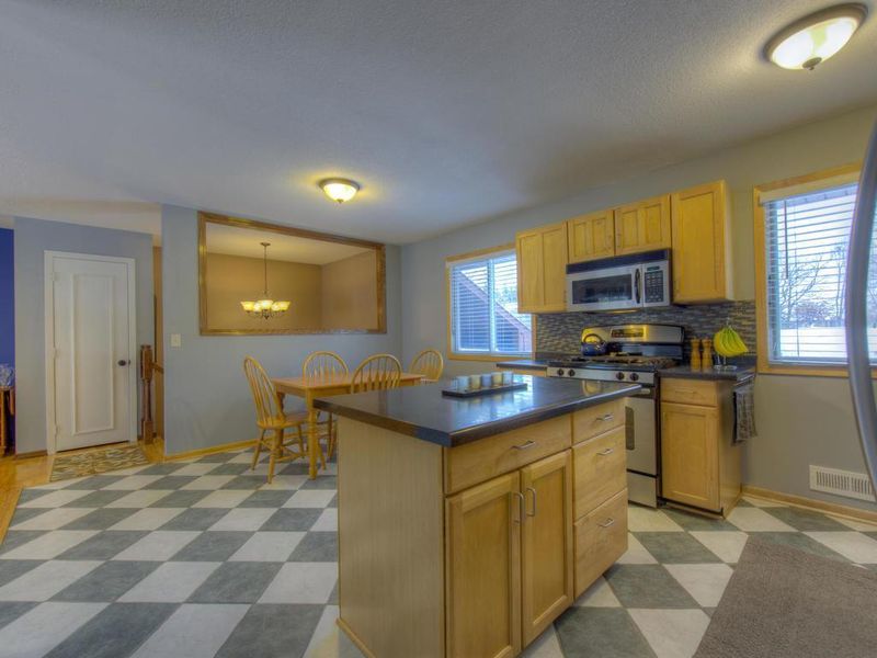 13024 Findlay Way, Apple Valley, MN 55124