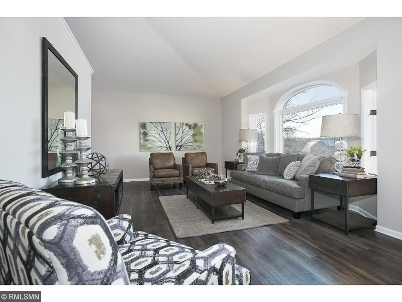 6295 Ginger Dr, Eden Prairie, MN 55346