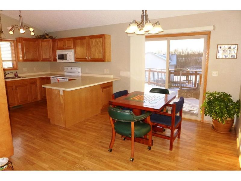 355 Overlook Dr, Ellsworth, WI 54011