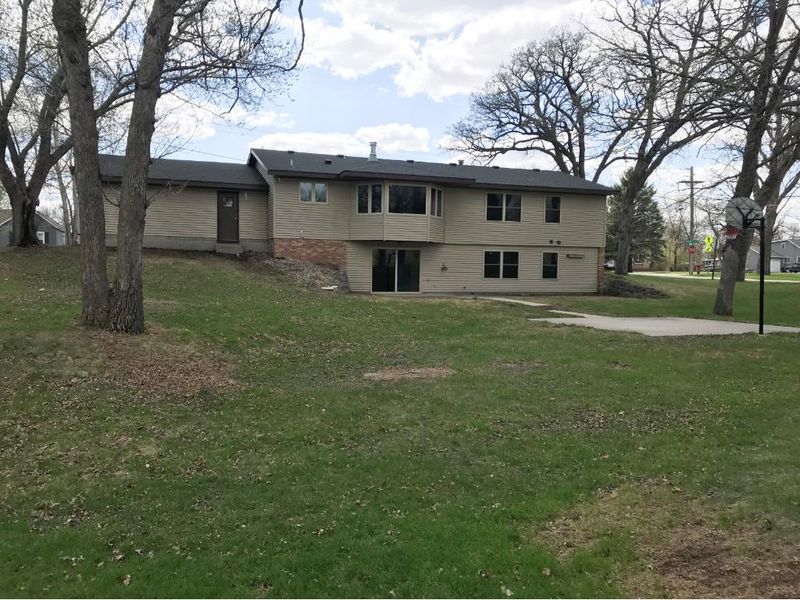 676 W Mill St, Paynesville, MN 56362