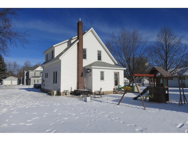 312 1st St SW, Melrose, MN 56352