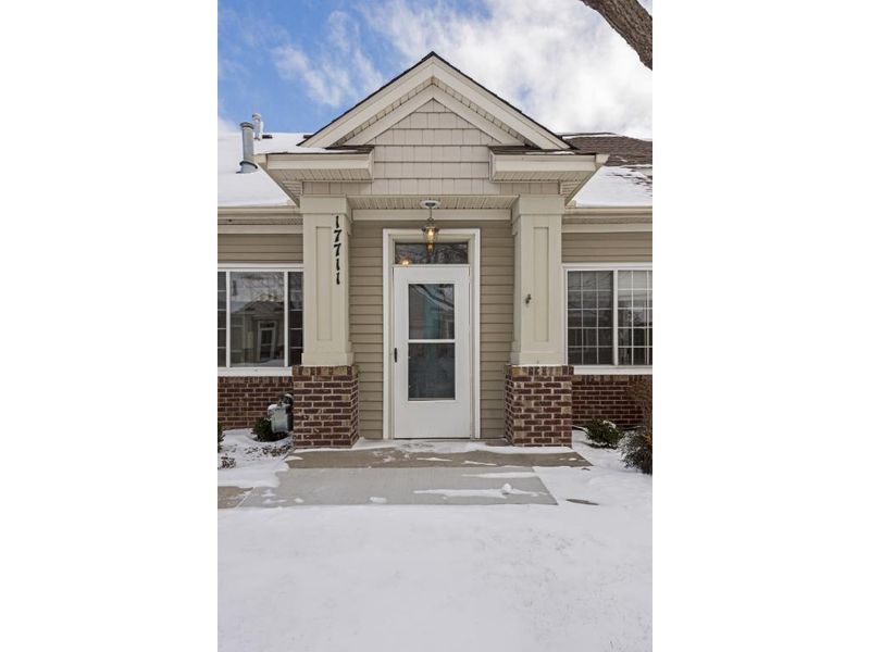 17711 38th Ave N, Plymouth, MN 55446