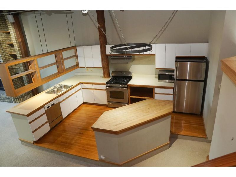 716 N 1st St #633, Minneapolis, MN 55401