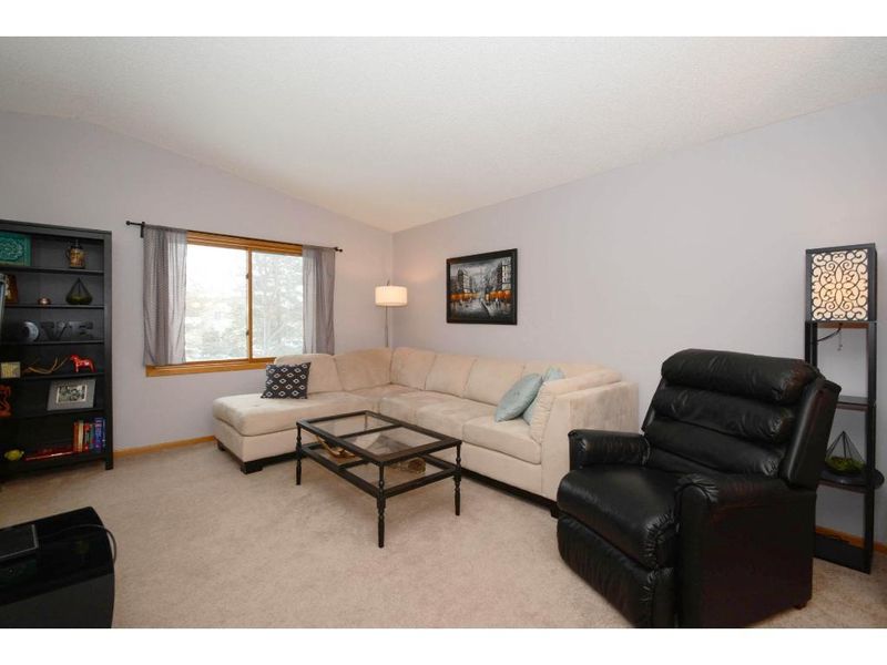 1275 Bridle Path Ct, White Bear Lake, MN 55110