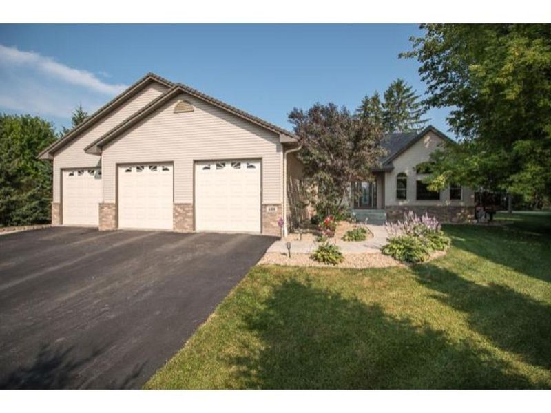 504 Greenbriar Ln, Buffalo, MN 55313