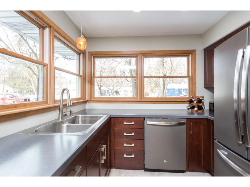 452 7th St, River Falls, WI 54022