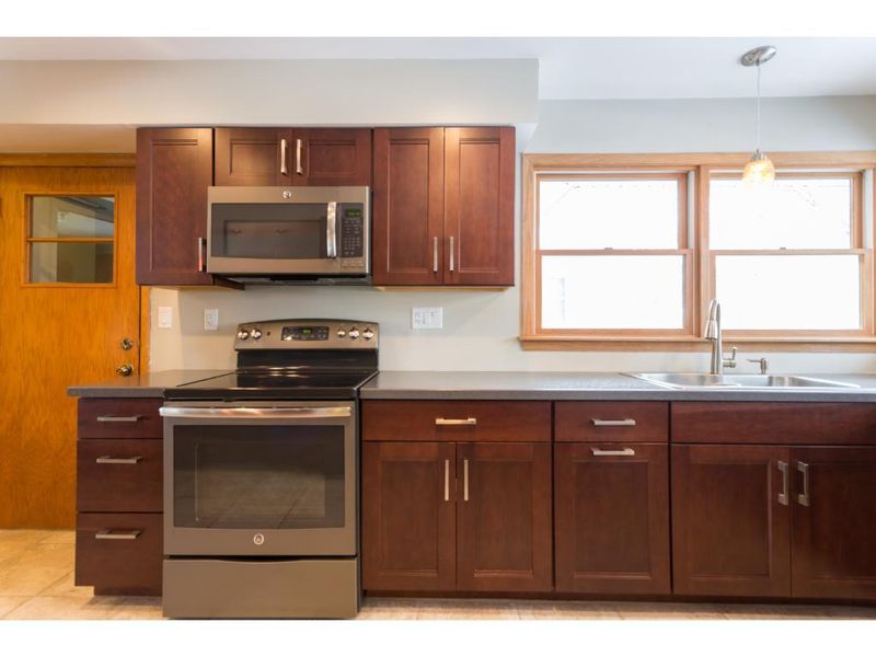 452 7th St, River Falls, WI 54022