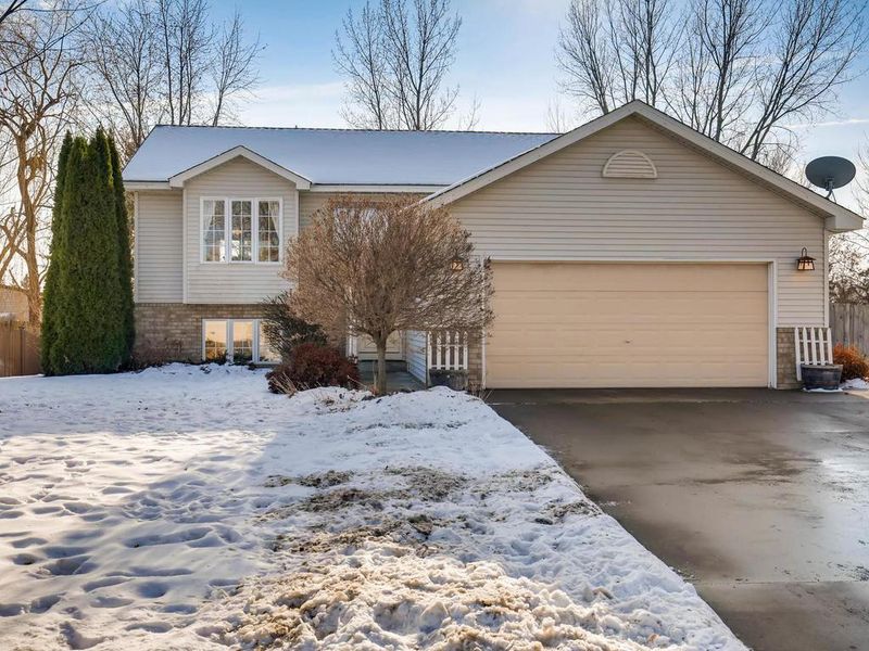 7357 97th St S, Cottage Grove, MN 55016