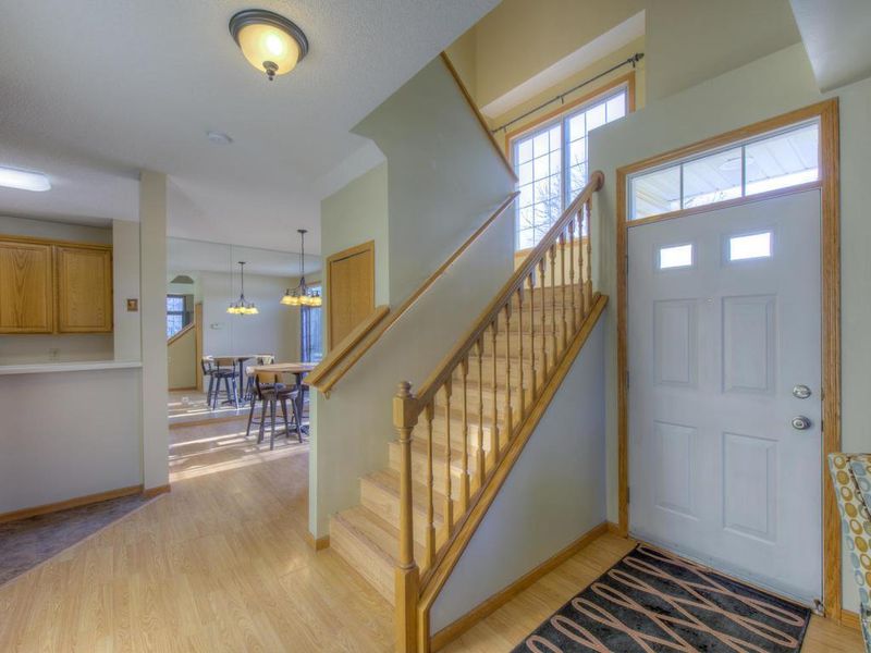 15511 Gateway Pa, Apple Valley, MN 55124