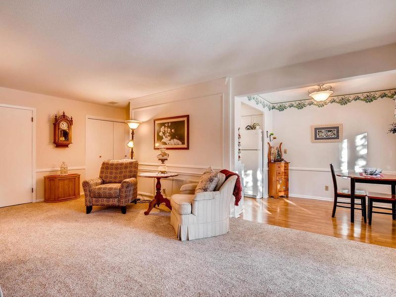 6005 Eden Prairie Rd #105, Edina, MN 55436