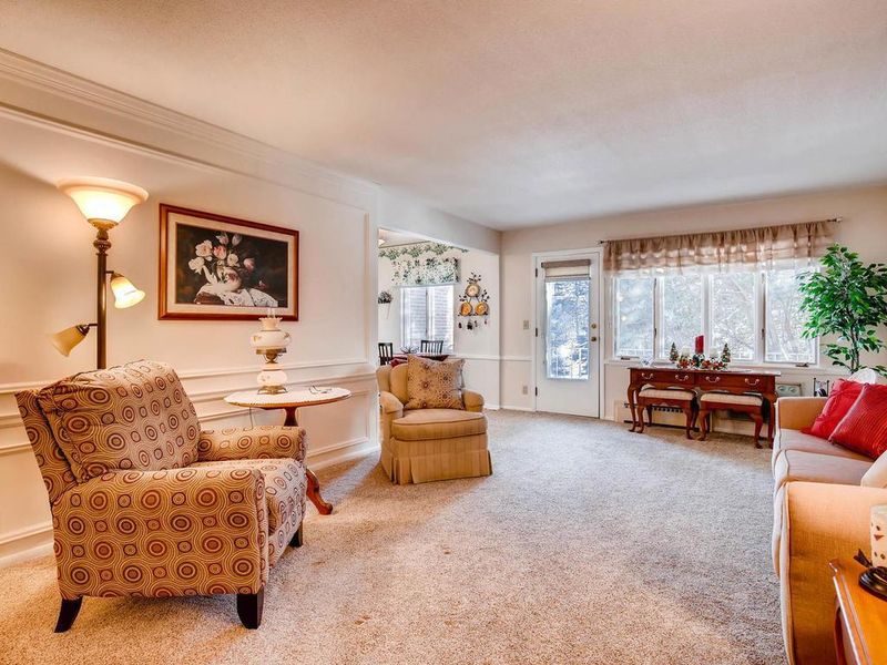 6005 Eden Prairie Rd #105, Edina, MN 55436