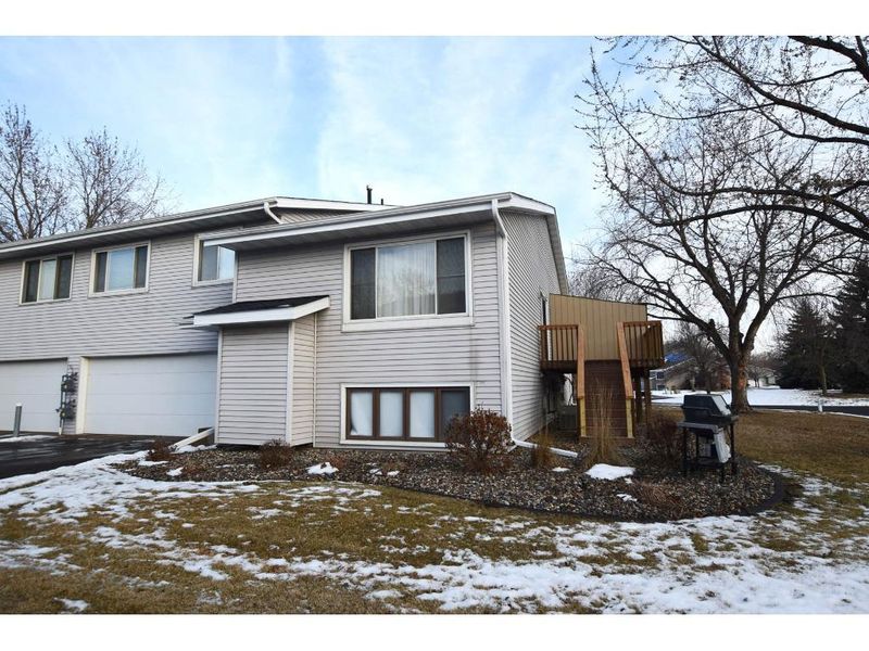 6735 Foliage Ct W, Rosemount, MN 55068