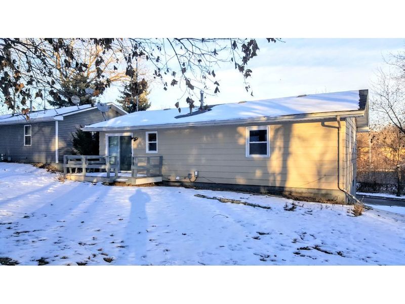 289 Etna St, Saint Paul, MN 55106