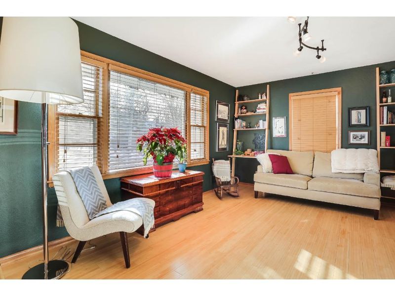 651 1st Ave, Mendota Heights, MN 55118