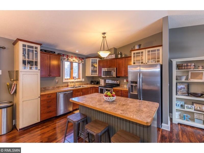 19354 Woods Edge Trl, Brainerd, MN 56401