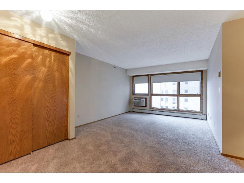 433 S 7th St #1716, Minneapolis, MN 55415
