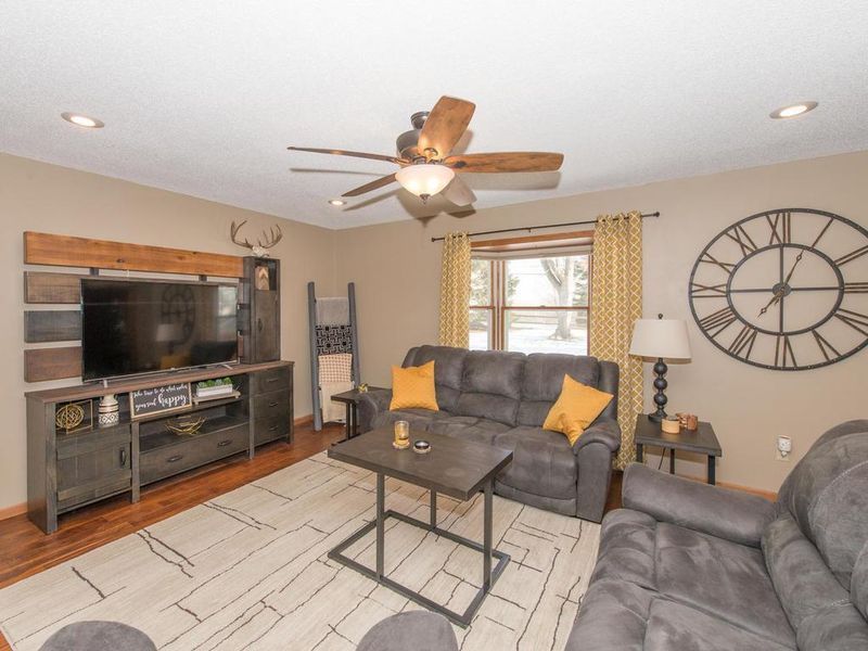 1552 Christensen Ave, West Saint Paul, MN 55118