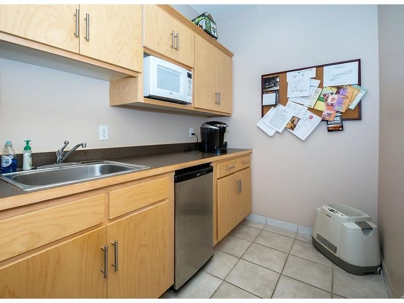 1335 County Road D Cir E, Vadnais Heights, MN 55109