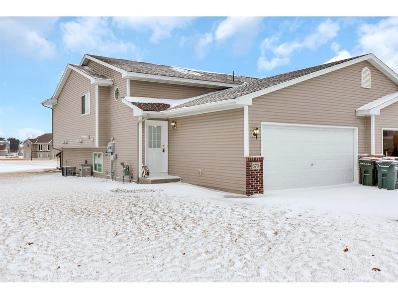 670 9th St, Clearwater, MN 55320