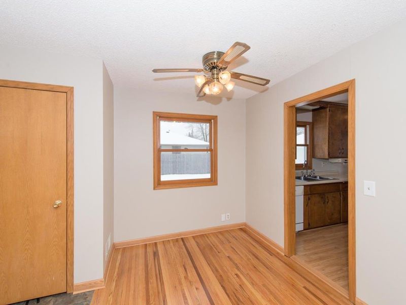 8940 Oakland Ave S, Bloomington, MN 55420