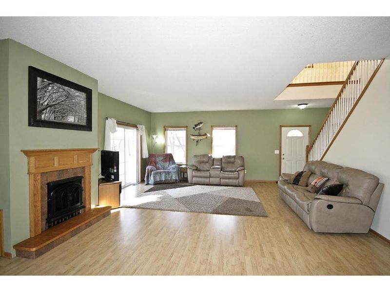 4692 Castle Cir, Lester Prairie, MN 55354