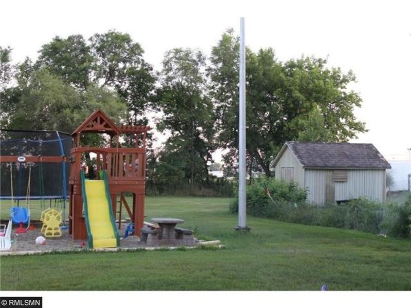 2690 10th St NE, Sauk Rapids, MN 56379
