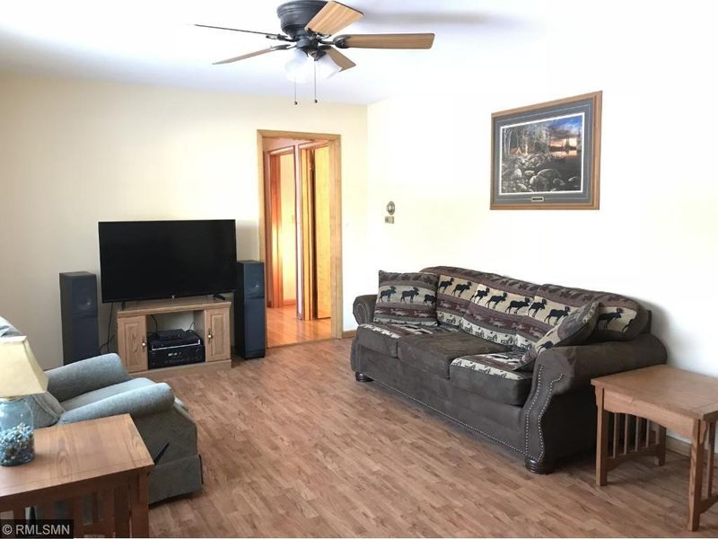 218 S Park Ln, Le Sueur, MN 56058