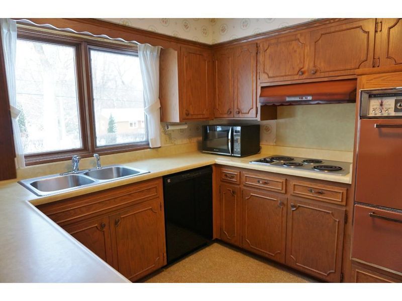 2105 Argonne Dr NE, Columbia Heights, MN 55421