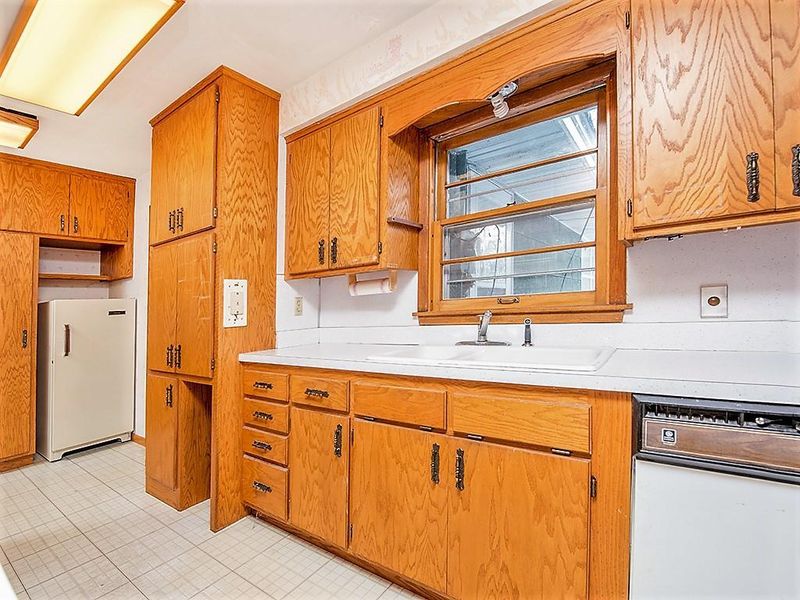 3090 Wilder St N, Roseville, MN 55113