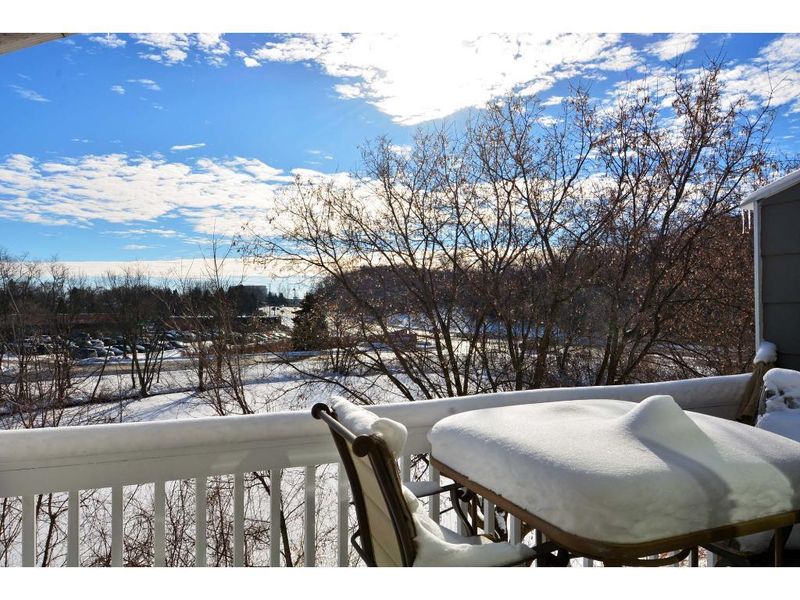 5656 Sanibel Dr #D, Minnetonka, MN 55343