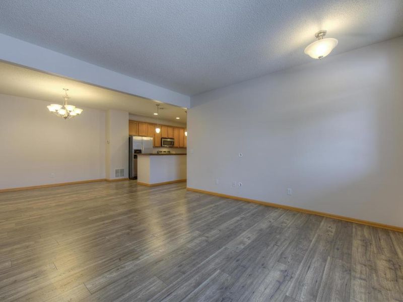 704 Willow Glen Dr, Buffalo, MN 55313