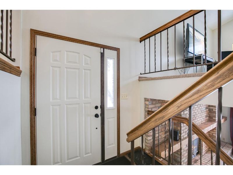 6673 Falstaff Rd, Woodbury, MN 55125