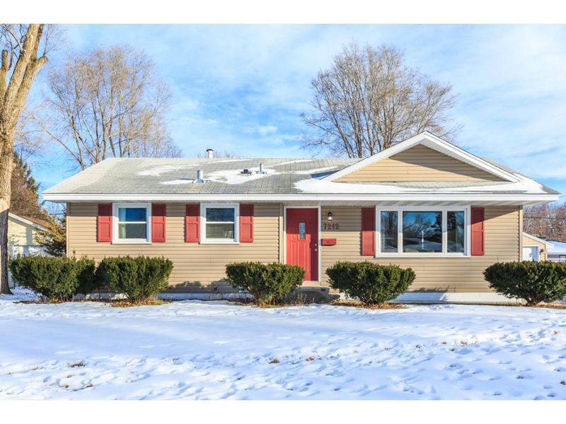 7212 Kyle Ave N, Brooklyn Center, MN 55429