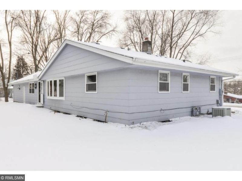 4504 Lexington Ave N, Shoreview, MN 55126