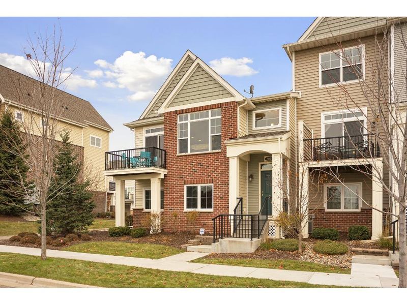8049 Kirkwood Ln N, Maple Grove, MN 55369