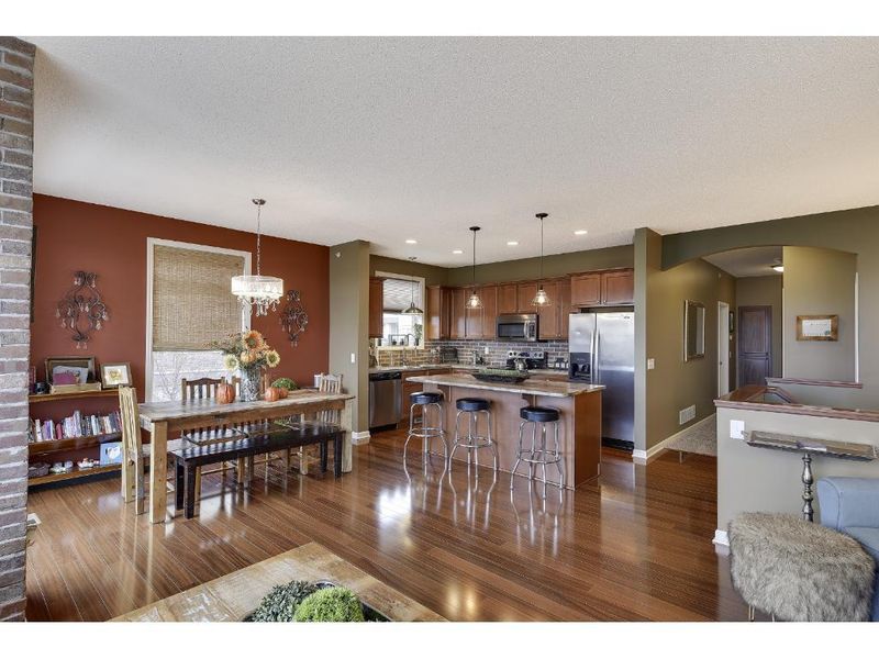 8049 Kirkwood Ln N, Maple Grove, MN 55369